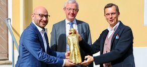 Oberbürgermeister Holger Kelch übergab den Vorsitz turnusgemäß an den Oberbürgermeister der Stadt Frankfurt/ Oder, René Wilke. Außerdem informierte sich Brandenburgs Bauminister Guido Beermann zu den aktuellen strategischen Leitlinien der sieben größeren Brandenburger Städte Frankfurt/ Oder, Brandenburg/ Havel, Luckenwalde, Eberswalde, Neuruppin, Jüterbog und Cottbus.