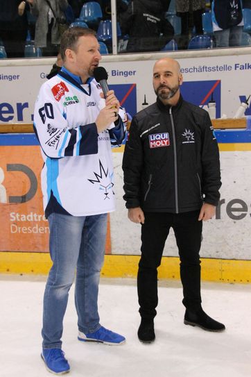 Trainer Rico Rossi (re.) verlängert seinen Vertrag. Foto: Büttner