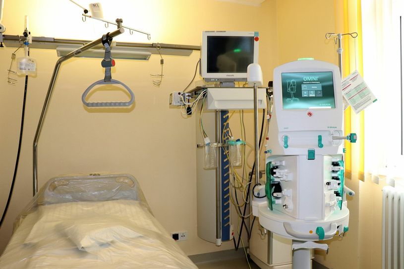 Intensivstation des St. Johannes Krankenhaus, Chefarzt Dr. med. Dipl.-Psych. Rüdiger Soukup, Dr. rer. med. Dipl.-Biol. Matthias Busch, Geschäftsführer Sven Heise.