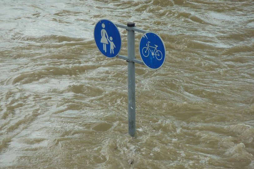 Symbolbild. Die anhaltenden Regenfälle haben zur erhöhten Pegelständen in der Spree und Neiße geführt. Foto Hermann Traub