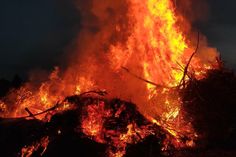 2022 gab‘s in Weißwasser kein Hexenfeuer. 2023 lodern die Flammen aber wieder.