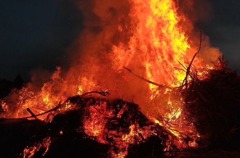 2022 gab‘s in Weißwasser kein Hexenfeuer. 2023 lodern die Flammen aber wieder.
