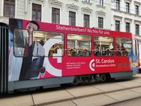 Die Carolus-Straba fährt auf den Linien 1 + 2 durch Görlitz.
