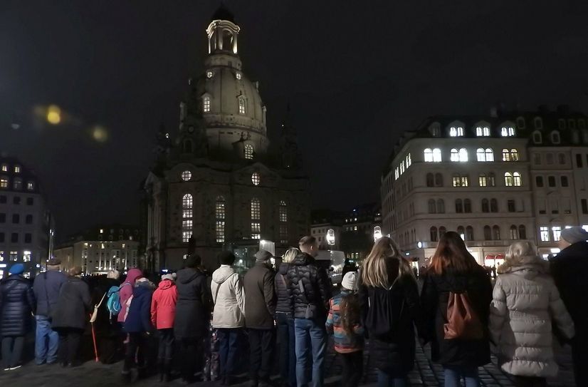 Menschenkette am 13. Februar auf dem Neumarkt.