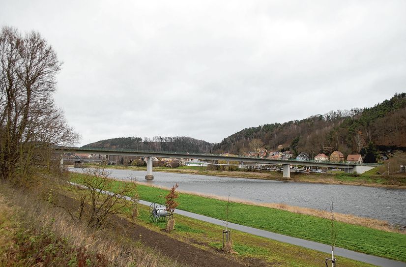 Die Elbbrücke Bad Schandau ist bei Belastung einsturzgefährdet und wird ebenfalls einem Ersatzneubau weichen müssen.