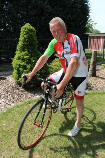 Roland Kaubisch auf seinem Rennrad. Fotos: S. Staindl