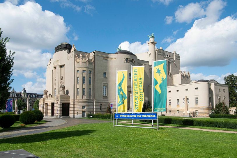 Das Große Haus am Schillerplatz des Staatstheaters Cottbus. Foto: Marlies Kross