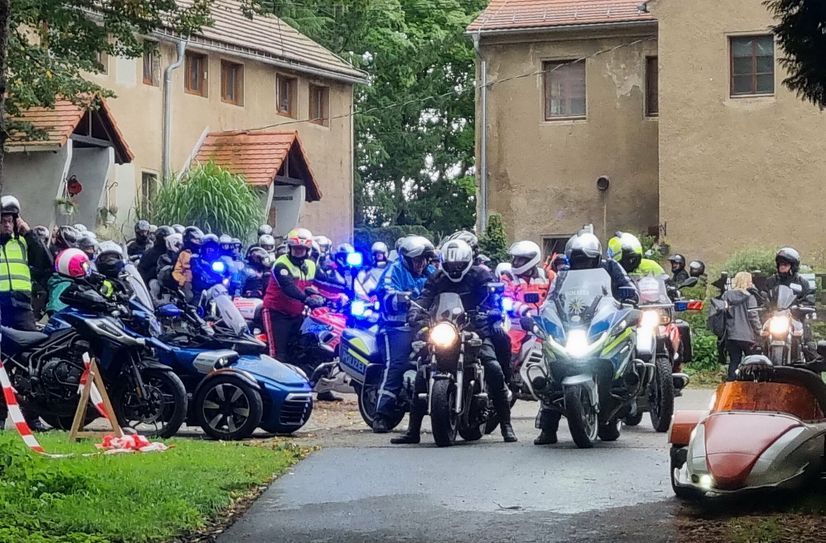 Das Mitfahren auf den knatternden Motorrädern ist für die Kinder und Jugendlichen der Kinderarche das Highlight im Jahr.