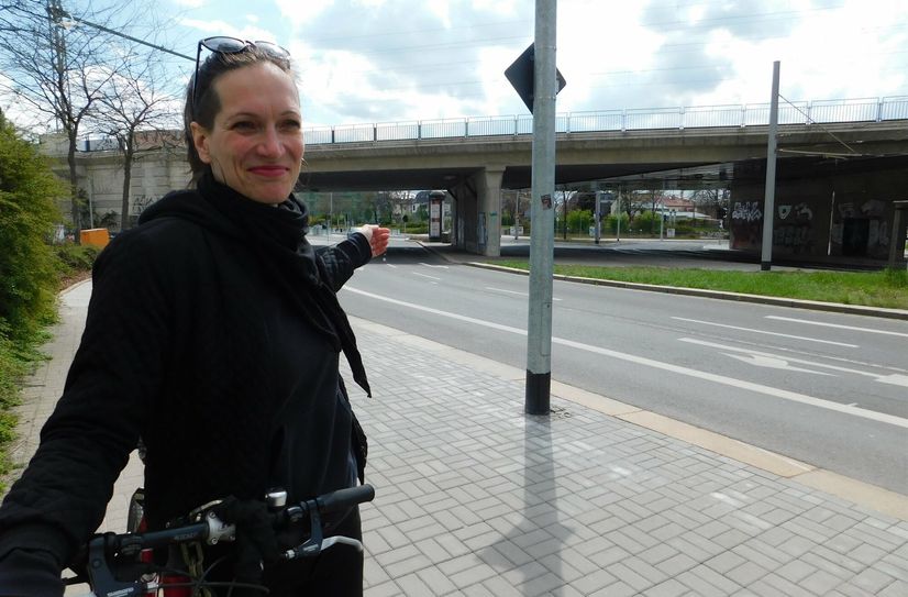 Uta Gensichen von FUSS e.V. Dresden kämpft seit Jahren mit anderen um sinnvolle Querungen für Fußgänger.