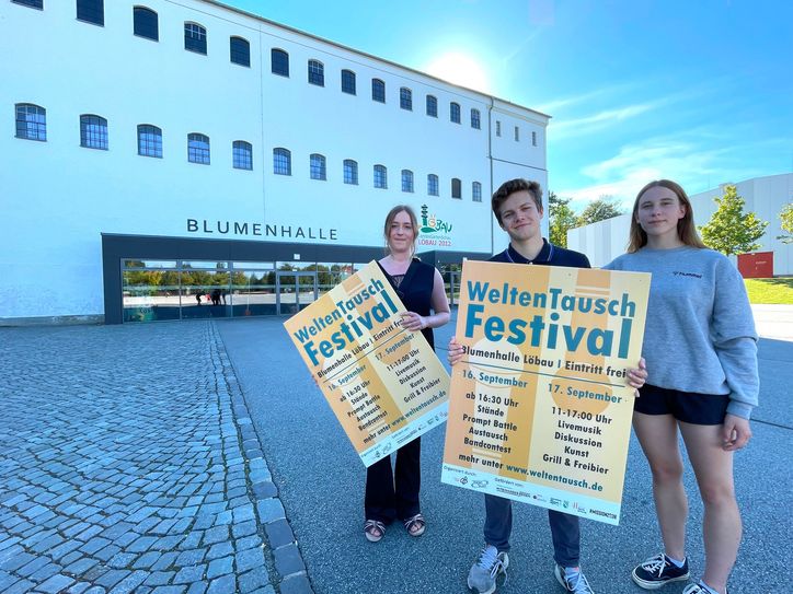 V.l.n.r: Hanna Müller, Max Hilse und Xenja Dänel gehören zu den jungen Leuten, die sich beim "WeltenTausch Festival" mit einbringen. Sie freuen sich auf zahlreiche Gäste.