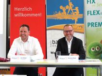 Geschäftsführer Lars Bauer (l.) und Vereinspräsident Torsten Pfuhl haben gut lachen: knapp 2.000 neue Mitglieder haben im vergangenen Jahr zum Vereinssport gefunden.