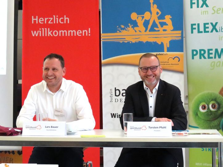 Geschäftsführer Lars Bauer (l.) und Vereinspräsident Torsten Pfuhl haben gut lachen: knapp 2.000 neue Mitglieder haben im vergangenen Jahr zum Vereinssport gefunden.