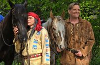 Winnetou (Michael Berndt-Cananá) und Old Shatterhand (Sascha Gluth) reiten wieder.