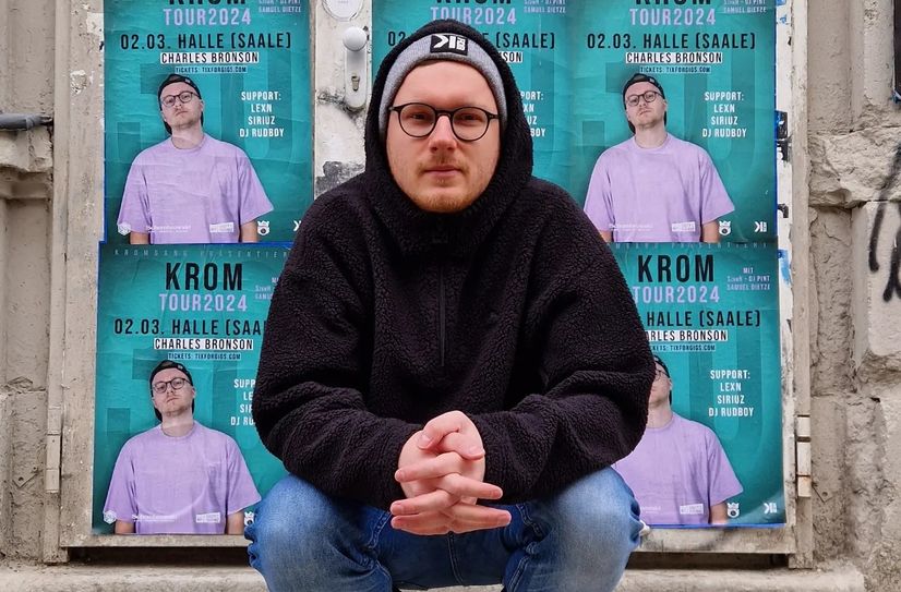 Der aus Hoyerswerda stammende Rapper Krom geht im März erstmals auf Tour.