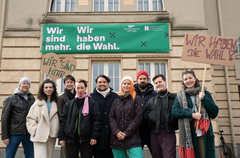Anlässe zum Reden über Demokratie - eine Initiative von Künstlern und Theatermitarbeitern des Staatstheater Cottbus