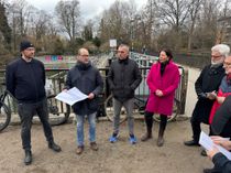 Diskussion um die Fischaufstiegsanlage am Kleinen Spreewehr.