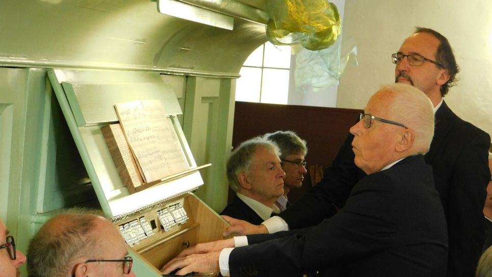 Die Orgeleinweihung erforderte zwei Organisten.