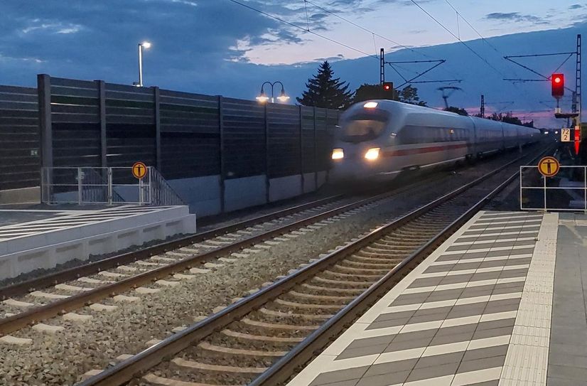 Ein moderner Bahnknotenpunkt ist in Glaubitz entstanden. Foto: Bahn