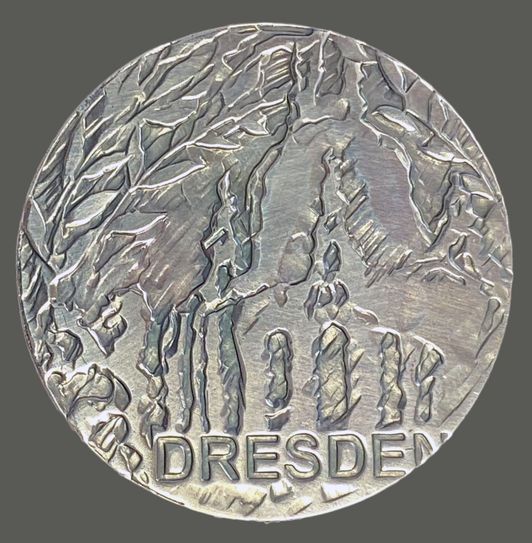 Vorderseite der neuen Ehrenmünze