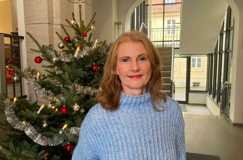 Bildungsdezernentin Susanne Rieckhof lädt alle Bürger des LDS zu den Adventskonzerten der Kreismusikschule ein.