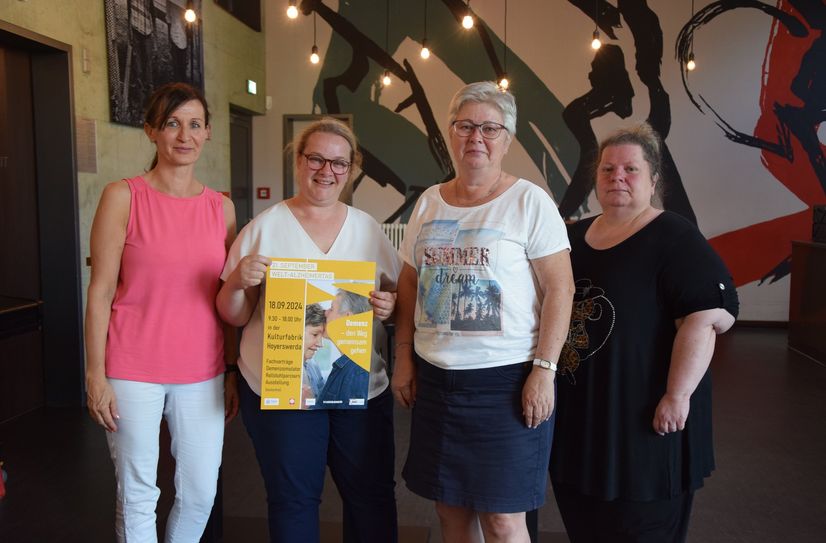 Carola Metasch, Anja Münster, Manuela Strack und Simone Riemer bereiten den Demenz-Tag vor.