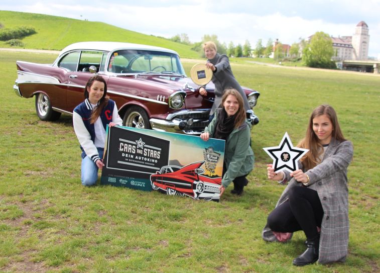 Am 6. Mai beginnt der Aufbau für Dresdens großes Autokino auf dem Parkplatz der Messe Dresden, der erste Film läuft am 12. Mai.  Foto: Pönisch