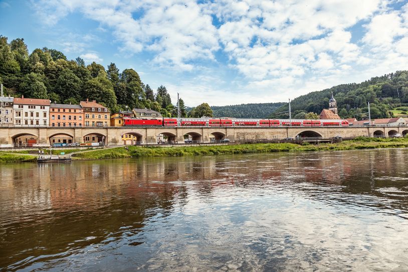 S-Bahn der Linie S 1 vor Königstein. Foto: Lars Neumann