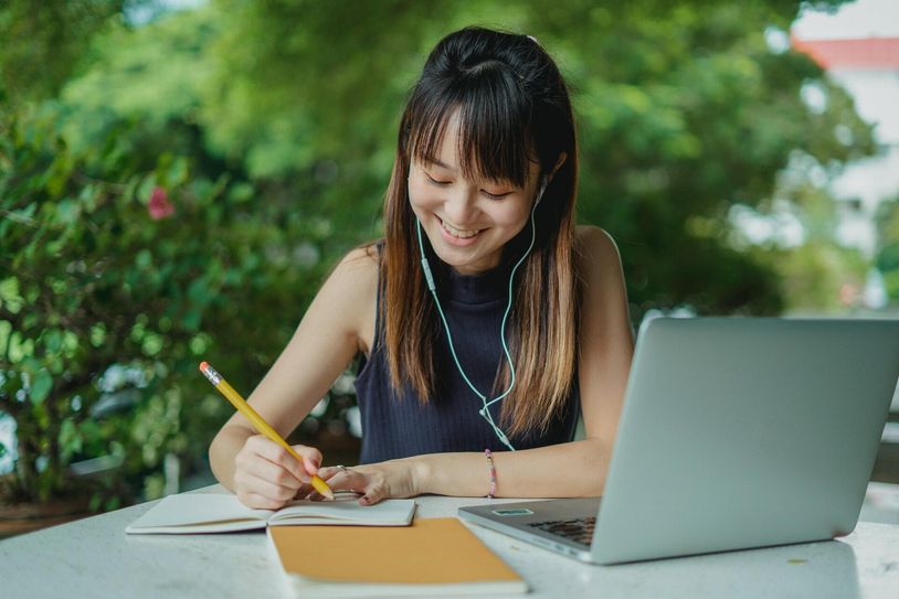 Trotz Corona-Krise werden Ausbildungs- und Studiumssuchende nicht allein gelassen. Foto: pexels