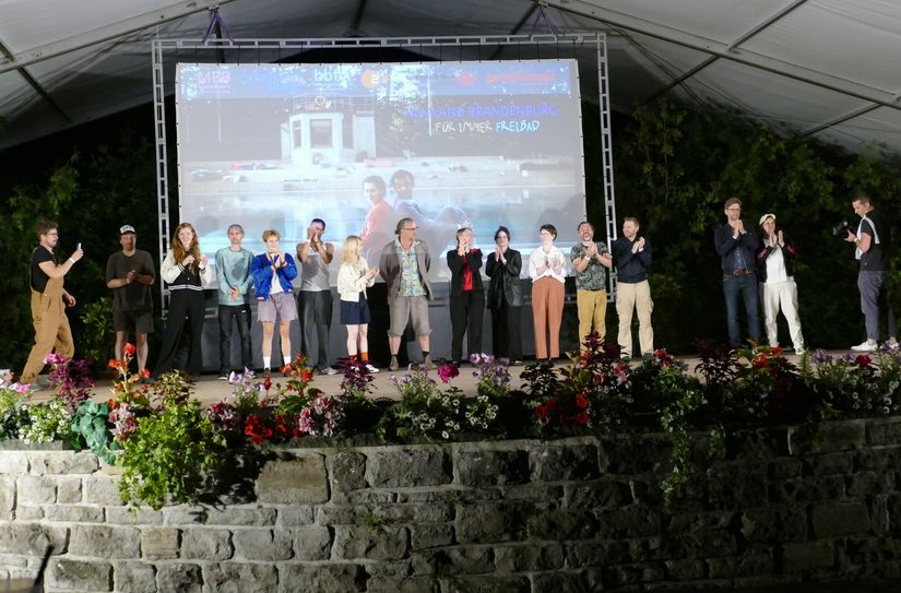 Filmpremiere auf der Schillerbühne im Forster Wehrinsel-Park.