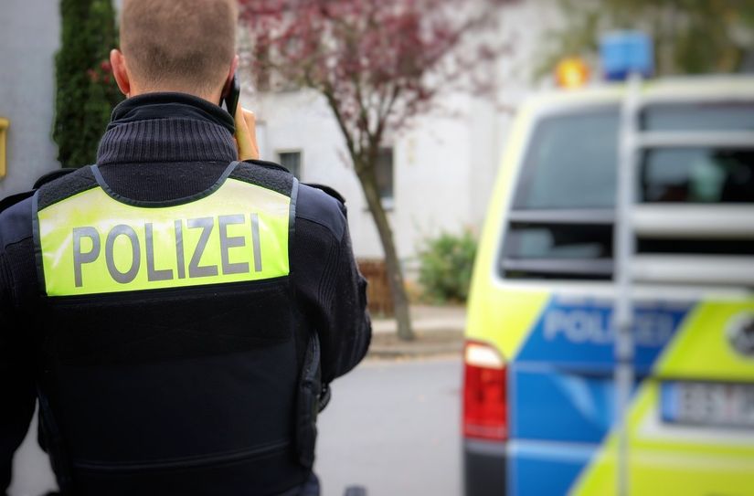 Symboldbild: Nach einem Angriff auf Besucher des Jugendclubs "Kurti" verstärkt die Polizei ihre Streifenfahrten in der Kurt-Pchalek-Straße.