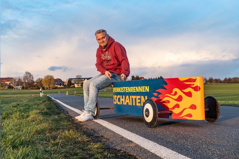 Mitorganisator des Seifenkistenrennens in Zschaiten, Lutz Hentschel.