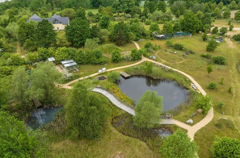 Auf dem Gelände des Heinz Sielmann Natur-Erlebniszentrums gibt es viel zu entdecken und schöne Plätze für ein Picknick.