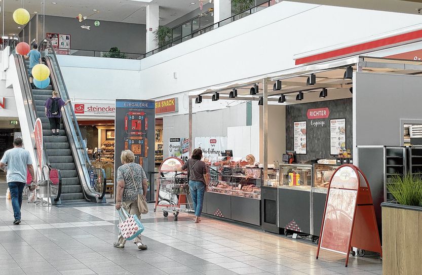 Funktionstüchtig , aber noch im Provisorium: In den nächsten Monaten wird sich der Gastro-Bereich in der Elbgalerie neu präsentieren.