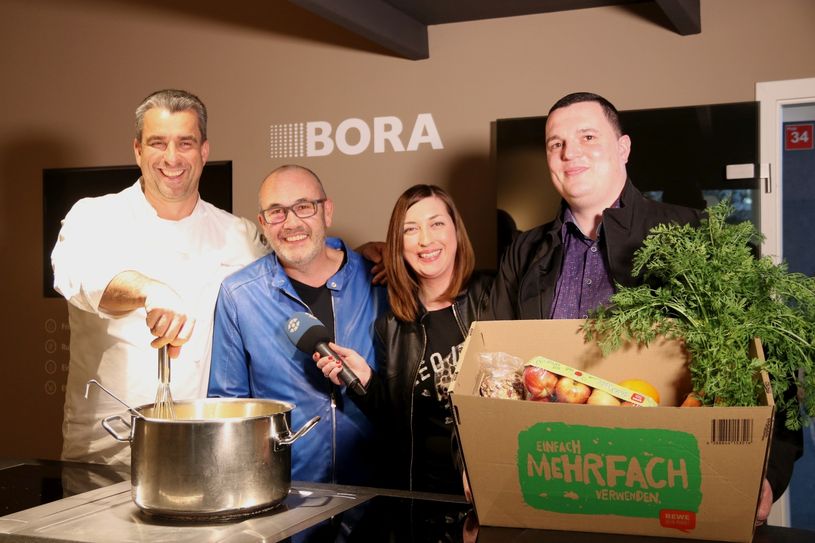 Gerd Kastenmeier, Dirk Hähnchen, Sophia Mattes (Dresden Fernsehen) und Stefan Köckeritz (v.l.)   Foto: Mutschke