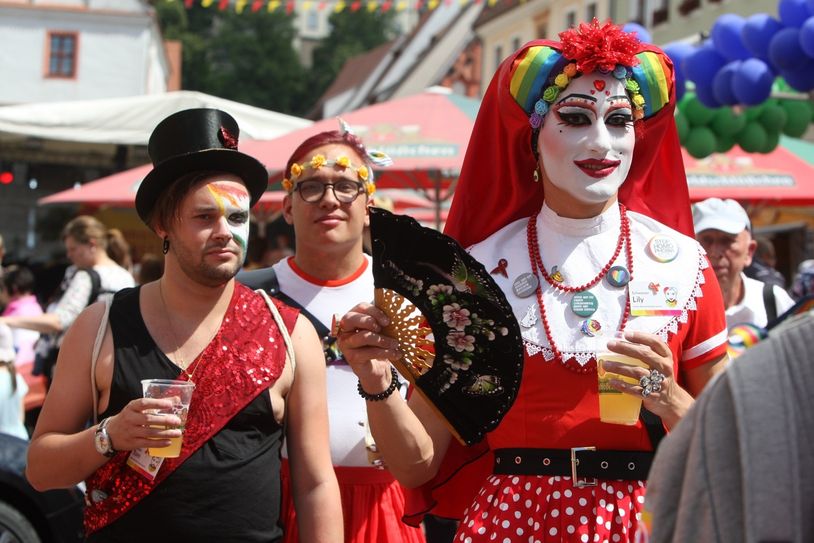 Es war ein buntes, fröhliches Fest mit tollen Kostümen.