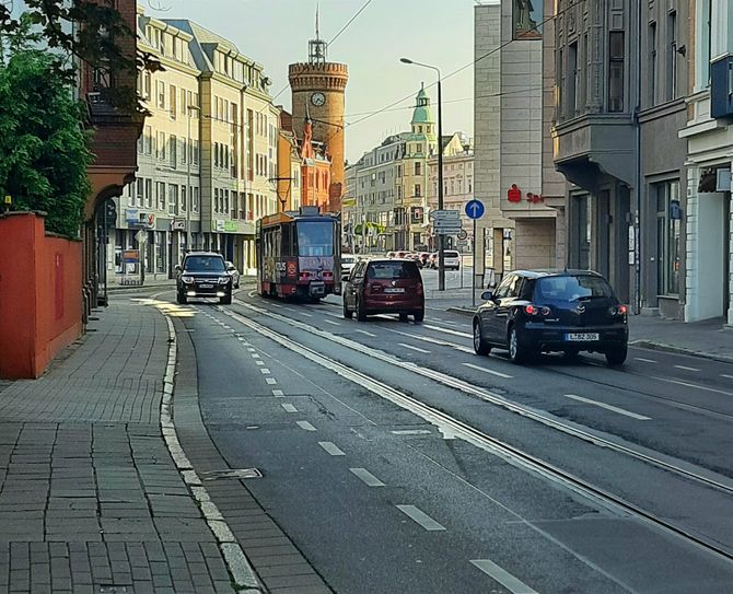 Die Straße der Jugend, eine der wichtigsten Cottbuser Verkehrsachsen, wird bis voraussichtlich Mai 2023 gesperrt.