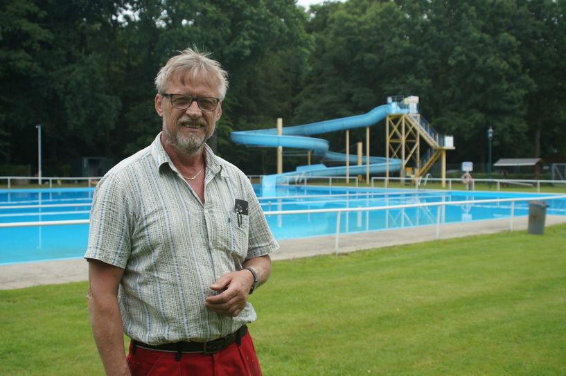 Frank Müller hat den Vorsitz des Dorfclubs Reichwalde abgegeben, für das Freibad engagiert er sich aber weiterhin. Foto: T. Keil