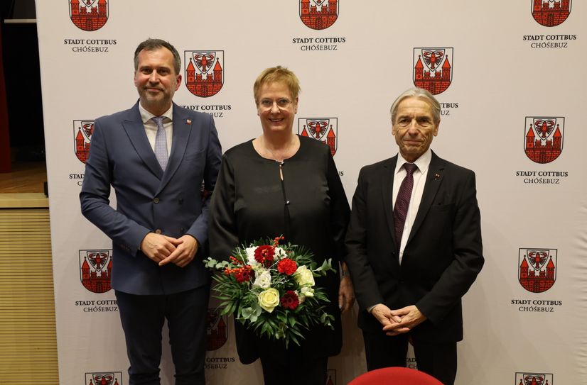 OB Tobias Schick, Projektbeauftragte Dr. Ulrike Gutheil und Stadtverordnetenvorsteher Reinhard Drogla.