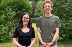 Das Sprecher-Duo Lucia Bellora-Bienengräber und Paul Löser.
