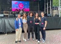 Gewannen neben dem Publikumspreis auch den 1. Platz von 17 teilnehmenden Bands: Luczin-Felix Eckert, Julia Kublick, Matteo Bettle, Stella-Marie Jahn, Franz Wirges (v.l.n.r.). Foto: Kreismusik- und Kunstschule Elbe-Elster/ Elvira Mader
