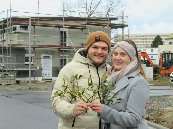 Jennifer Jutzies und Philipp Semper sind überglücklich. In ein paar Tagen zieht das junge Pärchen in ihr neues, eigenes, kleine Häuschen.