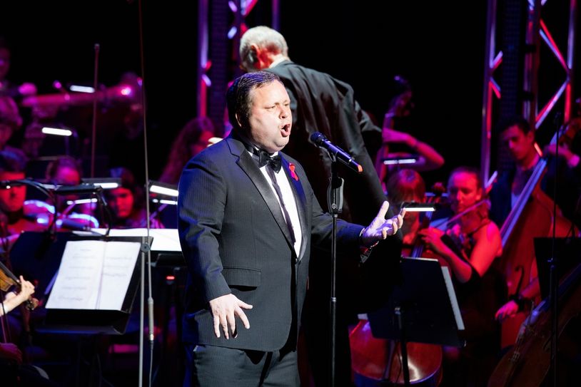 Paul Potts und das F. Mendelssohn Jugendorchester Foto Daniel Bahrmann