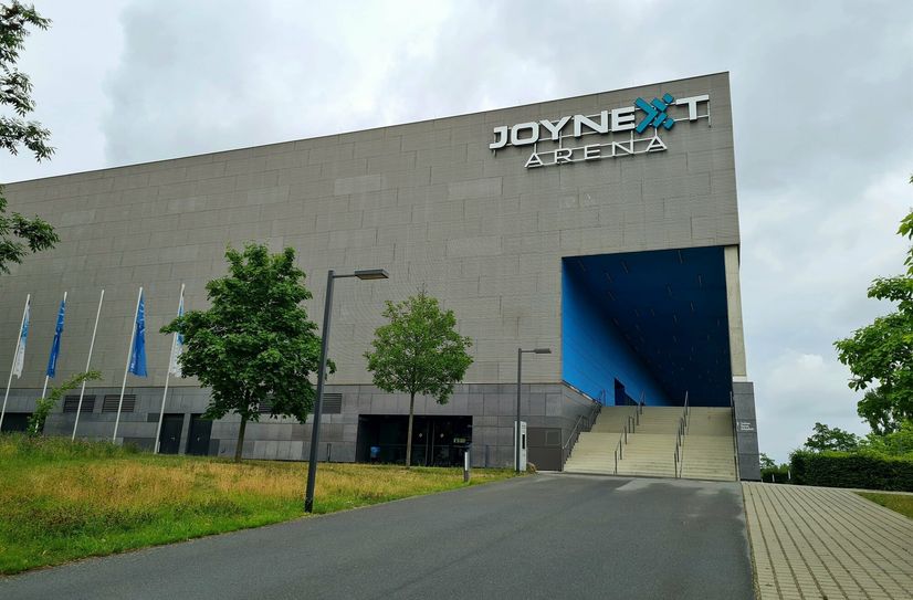 Aus der EnergieVerbund Arena wurde die JOYNEXT Arena.
