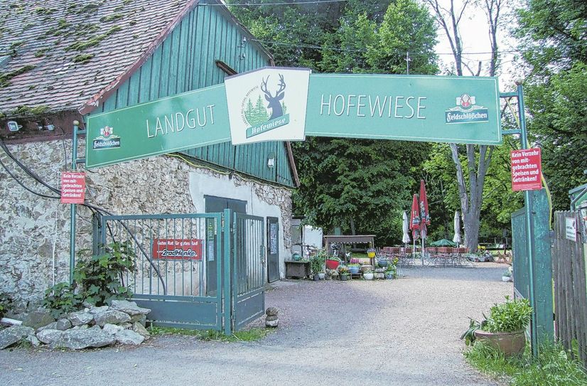 Mit einem Investitionsvolumen von rund 2,5 Millionen Euro soll die in der Dresdner Heide gelegene Ausflugsgaststätte »Hofewiese« in den kommenden Jahren saniert werden.