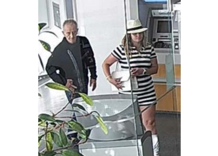 Die Bilder der Tatverdächtigen wurden von einer Überwachungskamera aufgenommen. Fotos: Polizei