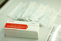Registrierungssets bei einer öffentlichen Registrierungsaktion. Foto: © DKMS