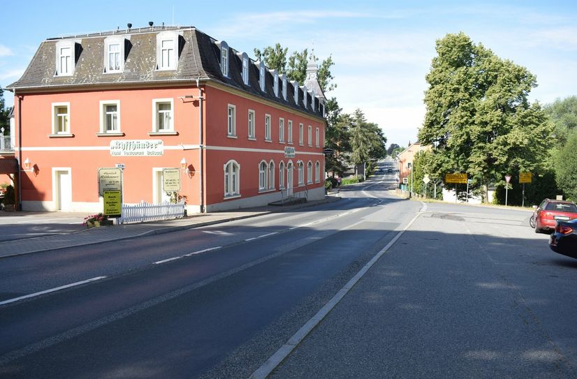 Die B6 bekommt auf einem Teilabschnitt eine neue Fahrbahndecke.