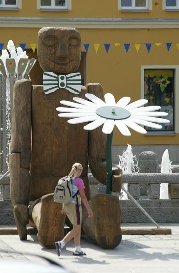 Ein überdimensionaler Holzmichel  begrüßte die Gäste beim Tag der Sachsen 2003. Foto: Wo