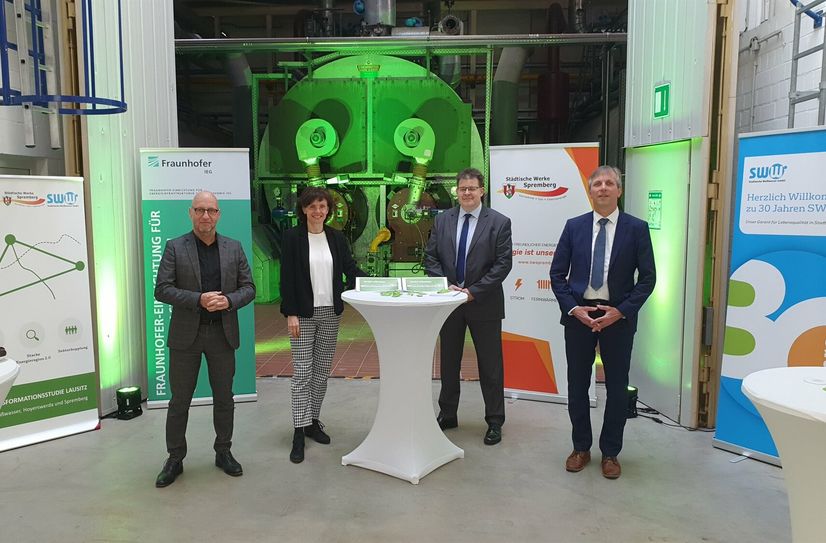 Wolf-Thomas Hendrich (VBH), Katrin Bartsch (SWW), Michael Schiemenz (Städt. Werke Spremberg) und Mario Ragwitz (Fraunhofer).