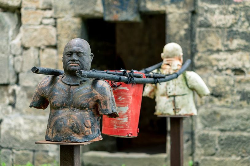 Skulptur „Einer trage des anderen Last“ – Foto: Jens Dauterstedt